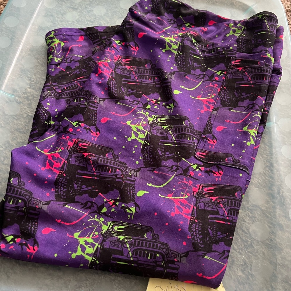 Purple Jeep Print Legging Capris